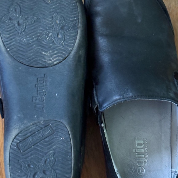 Alegria Men's Black Leather Slip-On Loafers - Picture 2 of 2